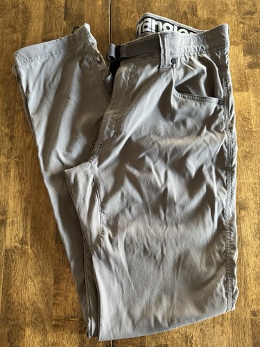 Wrangler Pants Mens 32x33 Cargo Gray All Terrain Gear Hiking Outdoor ATG Nylon - Picture 3 of 8