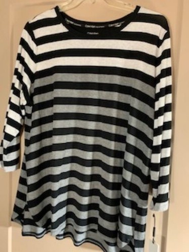 Women blouses 2X new with tags and used in great condition