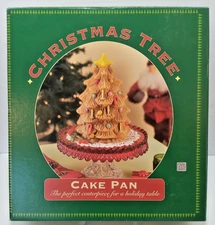 New NordicWare 3-D 10" Christmas Tree Cake Pan Baking Mold Heavy Cast Alum 9-cup
