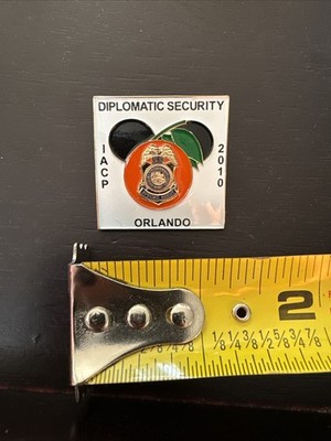 Pin Diplomatic Security Service IACP 2010 Orlando Orange