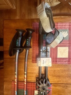 Leki Detect S Black 120CM ski poles & Leki 125 CM XTR ski poles