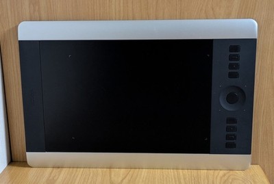Wacom PTH-651 Intuos Pro Medium Creative Pen & Touch Tablet Exc | eBay