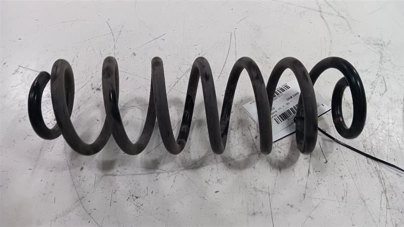 Muelle helicoidal trasero se adapta a CAMRY 18-19 Foto 2 de 4