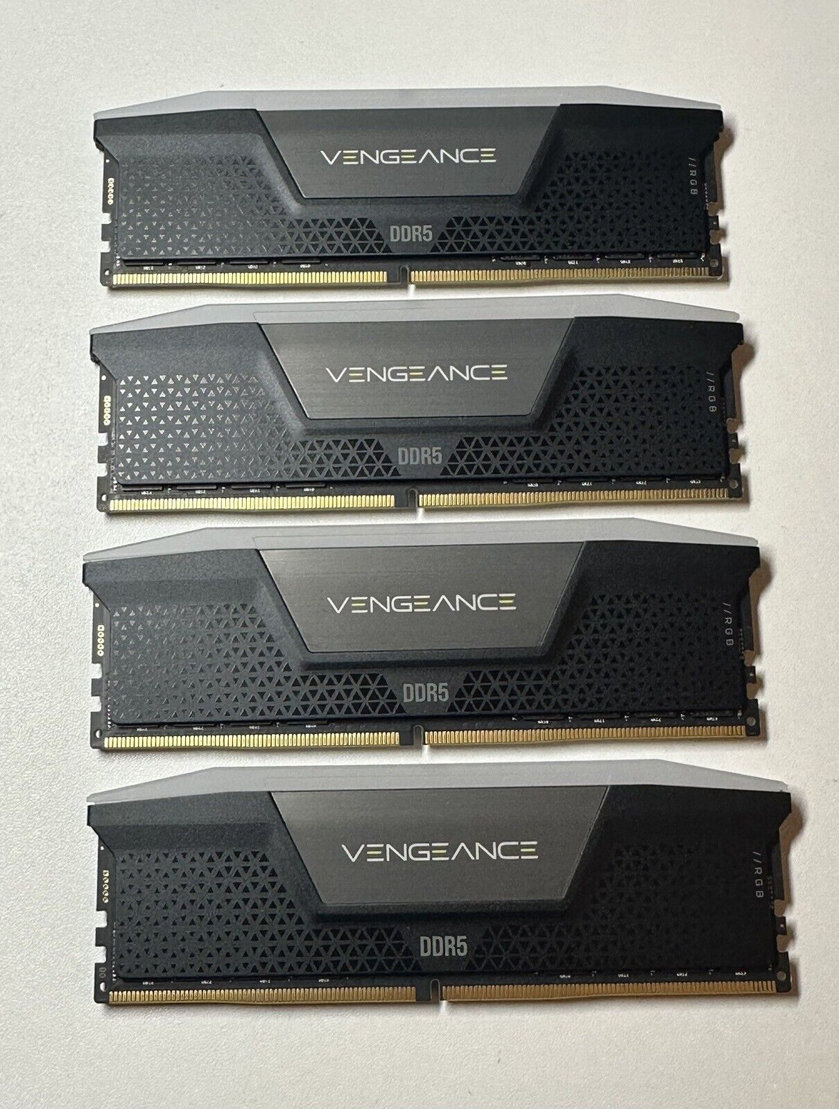 CORSAIR VENGEANCE RGB DDR5 RAM 192GB (4x48GB) 5200MHz CL38 Intel XMP iCUE  Compatible Computer Memory - Black (CMH192GX5M4B5200C38)