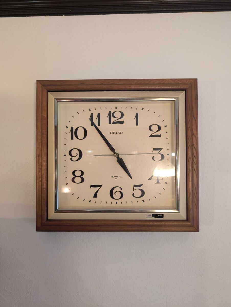 SEIKO Wall Clock - Showa Retro Quartz Wooden Vintage SEIKO Wall Clock - Showa Retro Quartz Wooden Vintage