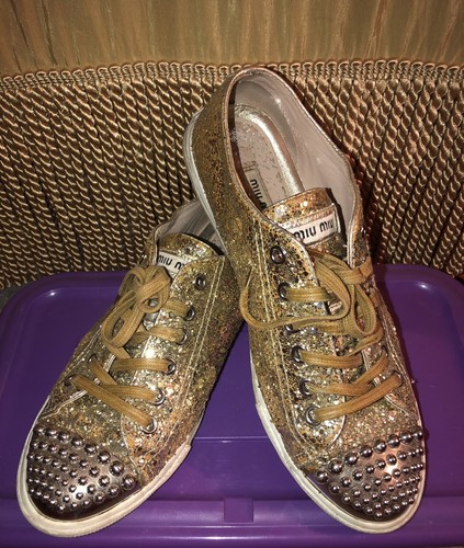 metallic gold tennis shoes