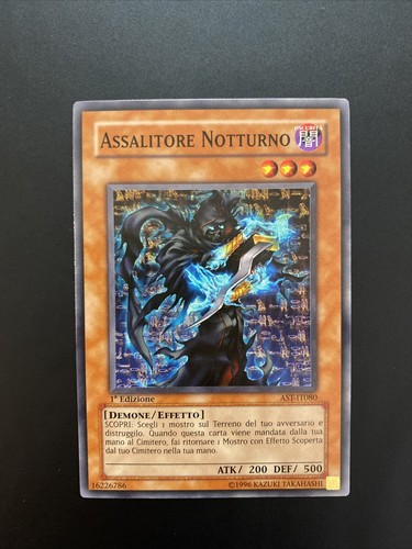 Yu-Gi-Oh! Comune Ascesa Del Destino 1ªEd Near Mint Ast-it080 Assalitore Notturno - Picture 1 of 2