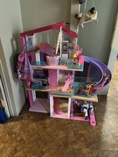 Barbie GNH53 Dreamhouse with Wheelchair Accessible Elevator-Pink