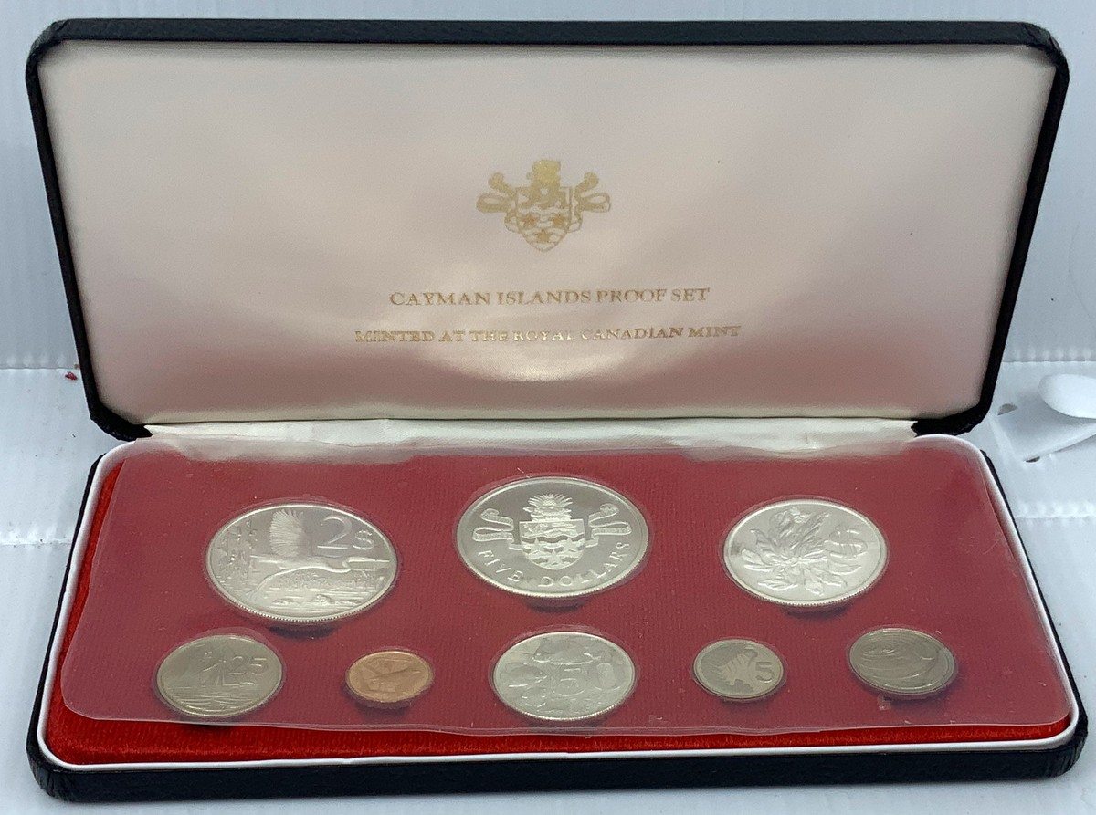 ✩︎レア✩︎イギリス　ロールチケット　②巻セット 1974 CAYMAN ISLANDS Queen Elizabeth II Proof Set of 8 Coins 3 are