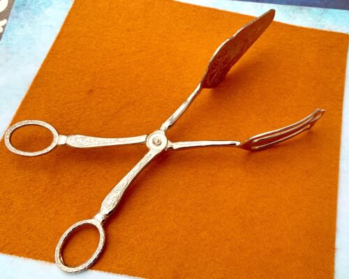 VINTAGE SANDWICH TONG 23.5cm SCISSOR ACTION ORNATE PATTERN SILVER PLATED - Picture 1 of 15