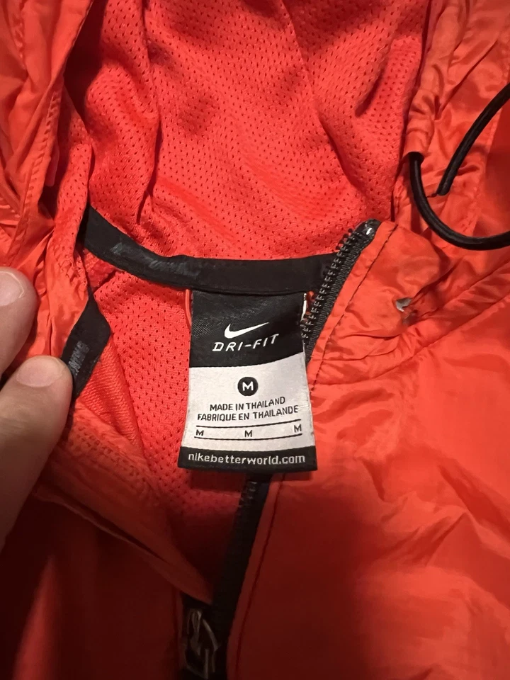 Nike running jacket reflective Dri-fit men’s medium - Image 4 of 4