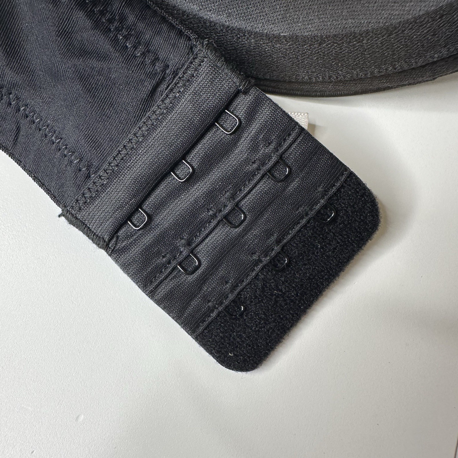 Maidenform Basic Black Bra Sz 40DD Underwire Adju… - image 7