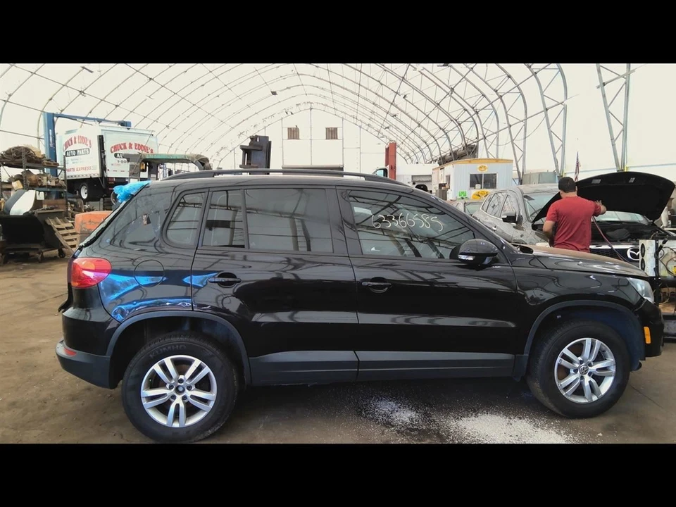 Driver Front Seat Leather Manual Fits 09-17 TIGUAN 6745330 - Image 2 of 4