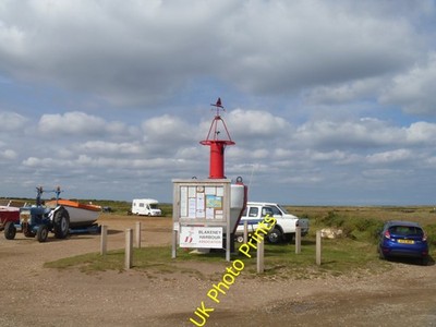 Foto 12x8 Morston Quay [1] Blick vorbei an Boje und Aushang über th c2016