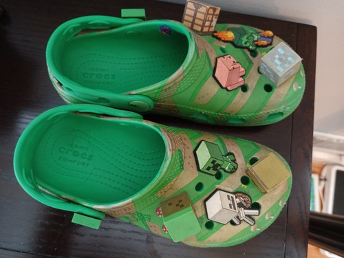 Minecraft Crocs Classic Clog Youth Kids Size 13 Green Gamer Shoes w/ Charms - Picture 3 of 3