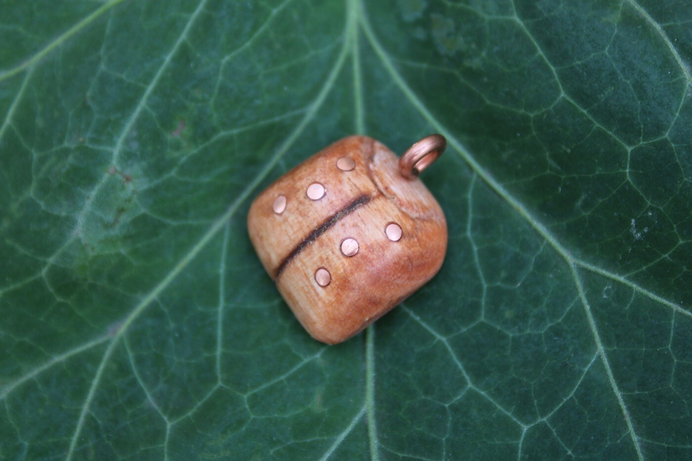 Pendentif MURIA porte bonheur coccinelle artisanale KOALA SHOP pour collier