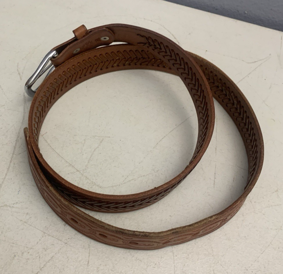 Rare Vtg M & P Hand Crafted in Mexico Hand Tooled Red Leather Braided Belt Sz 30 Vintage Hecho En Mexico Tooled & Braided Leather Belt 36  main image 2