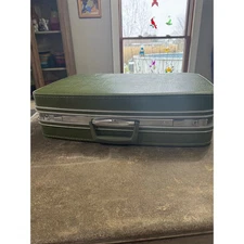 Samsonite VTG 60s Fashionaire Hard Shell Suitcase Travel Avocado Green No Key