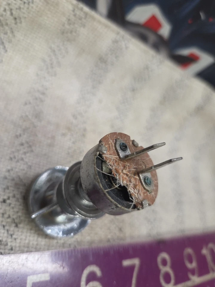 Interruptor desempañador trasero original Delco Remy Oldsmobile 1967 Toronado Foto 4 de 4