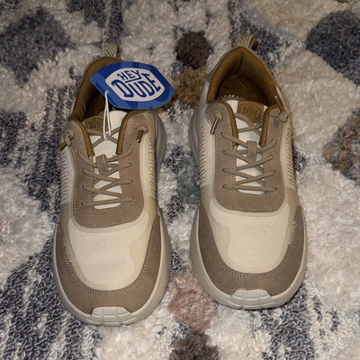 HEYDUDE Sirocco Alta Hype Boys Low Top Lace-Up Sneakers Beige Tan US 7 EU 39