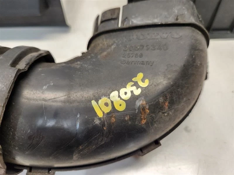 Volvo C30 2007-10 (2,5 L/AT/turbo) filtro de aire caja y manguera Foto 2 de 4