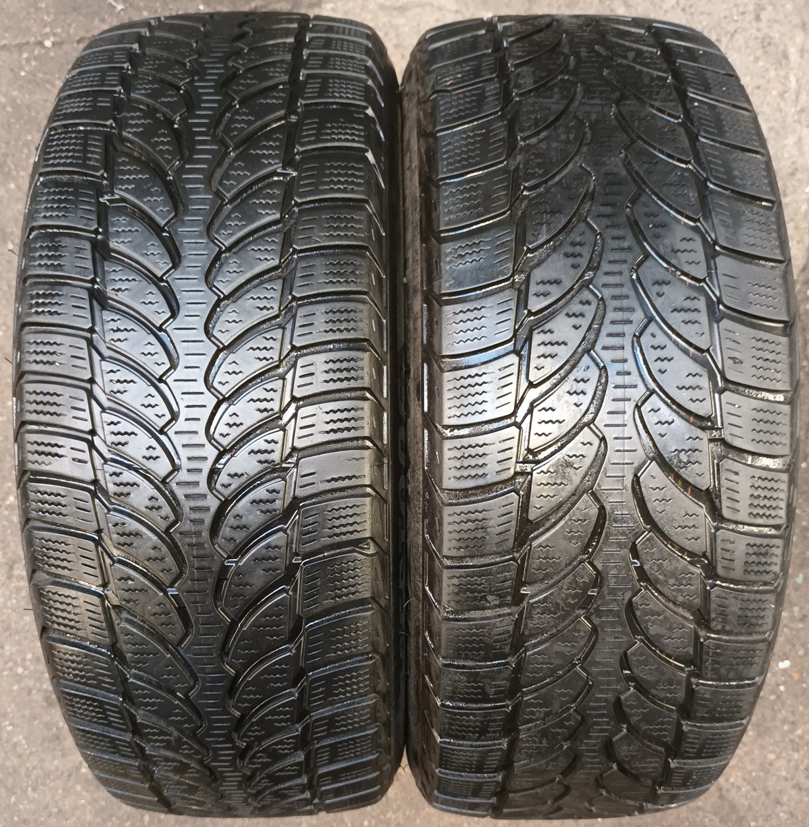 225/55 R16、BRIDGESTONE BLIZZAK VRX 3、22年