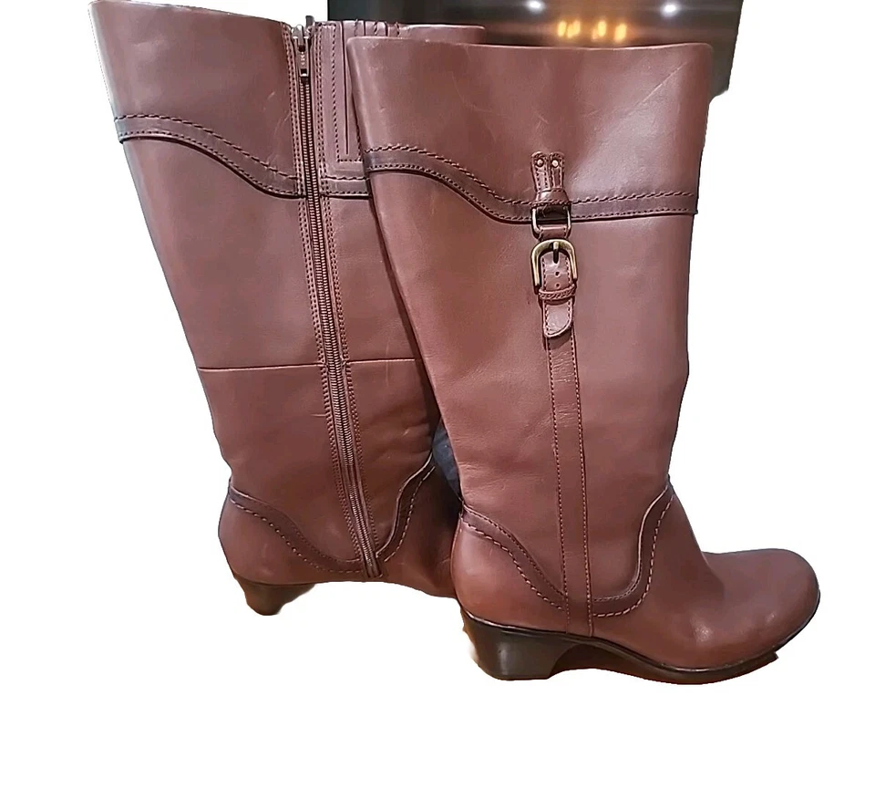 Clarks Women's Tall leather Ingalls Vickey size 7.5 - Image 2 of 4