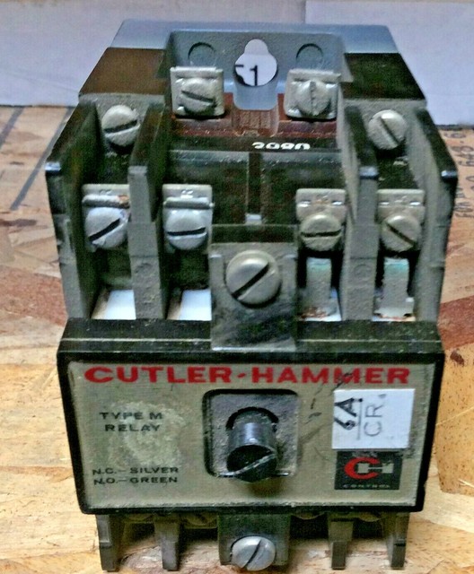 300V AC @ 10A NEW IN STYROFOAM BOX CUTLER HAMMER TYPE M RELAY D23MB CONTACTOR