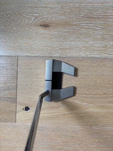 MINT - 2025 scotty cameron phantom 5.5