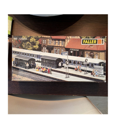FALLER Bahnhof Neustadt 120203 HO 1:87 Kunststoff Standmodell Bahnsteig Set