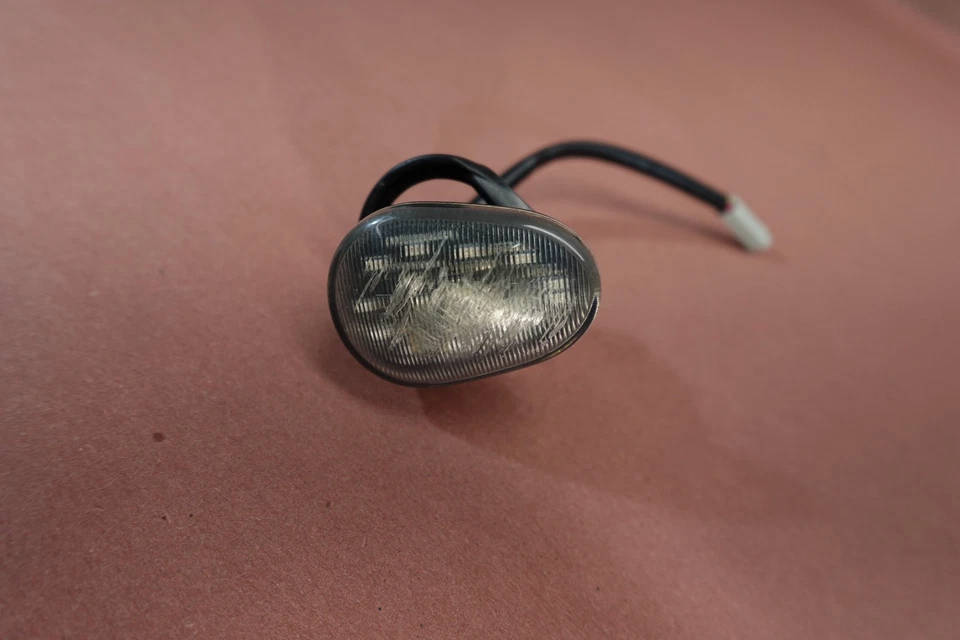 Señal de giro delantero izquierdo Yamaha YZF R1 2004-2006 Foto 4 de 4