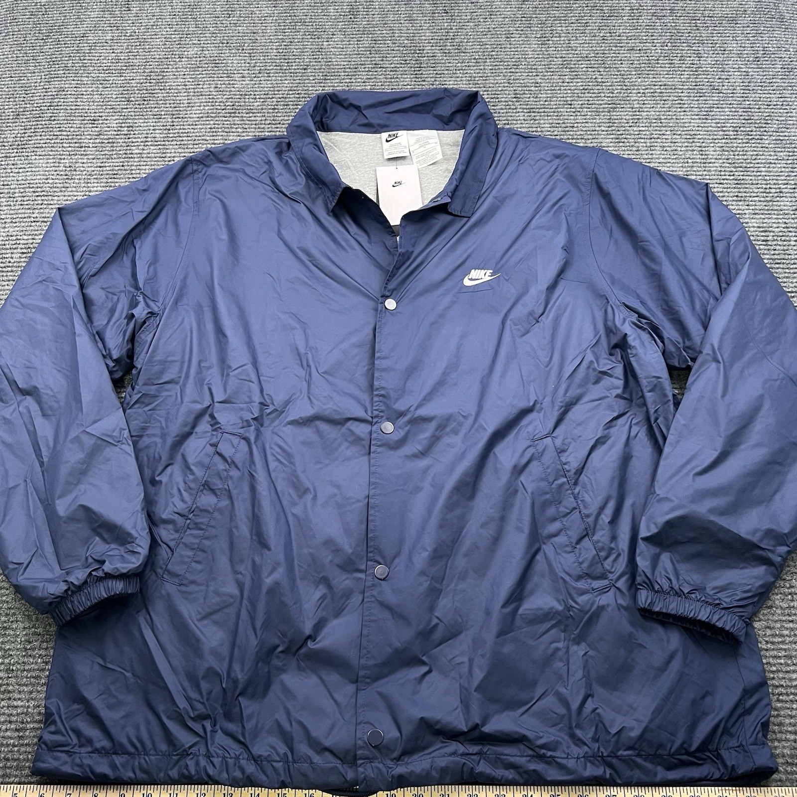 SACAI X NIKE Nike FN3316 410 Coaches Giacca Uomo XLT Navy Chiusura a Scatto Foderata Nuova con etichette Prezzo al pubblico consigliato $90