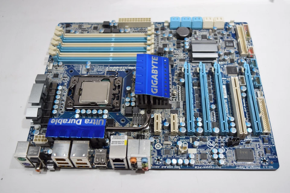 Gigabyte GA-X58A-UD3R LGA 1366 Motherboard w/ intel i7 930 CPU IN BOX bundle - Image 4 of 4