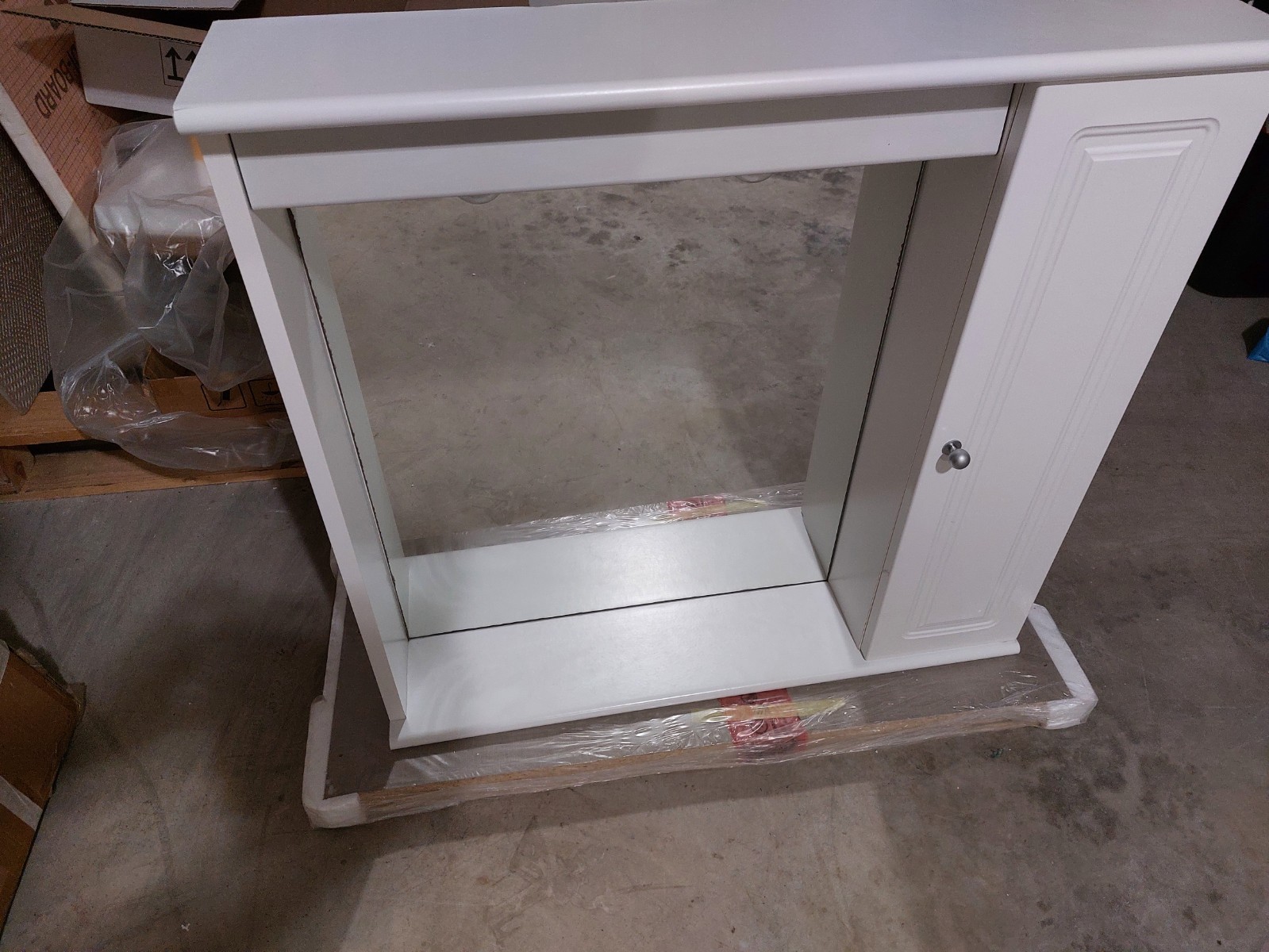 Specchiera bagno con armadietto 1 ante e 2 ripiani regolabili bianco