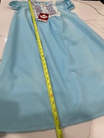 Vintage Adorable Lingerie Embroidered Nightgown M Trad Wife Cottagecore Prairie