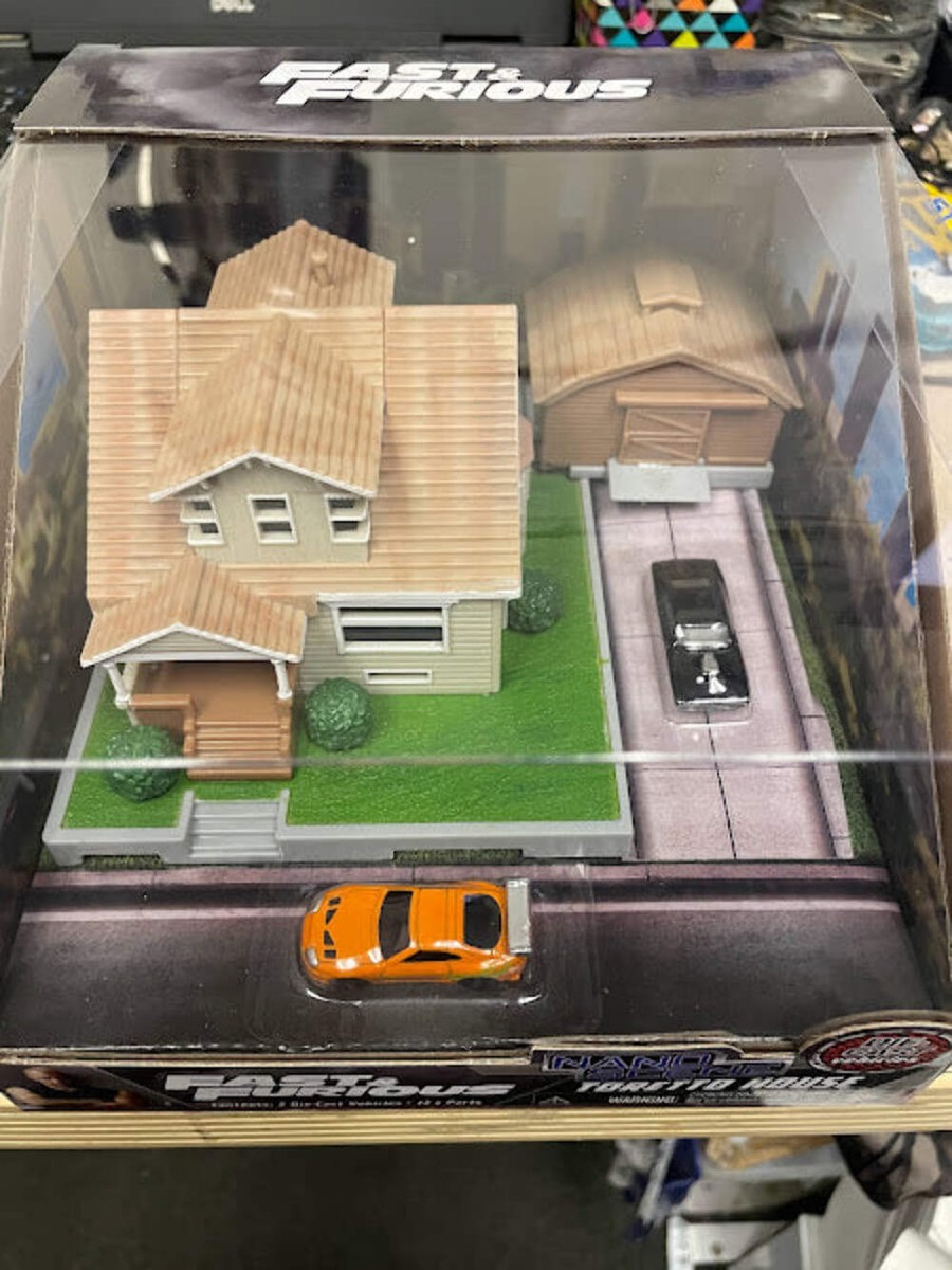 jada toys ワイルドスピード　Toretto House Jada Fast & Furious Nano: Toretto House Diorama Set with 2