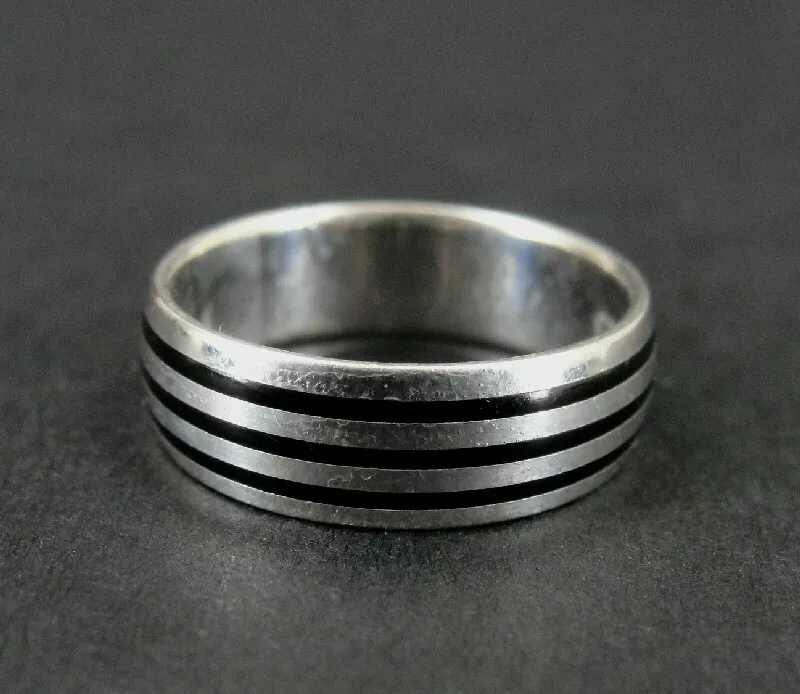 Silver ring with black band online