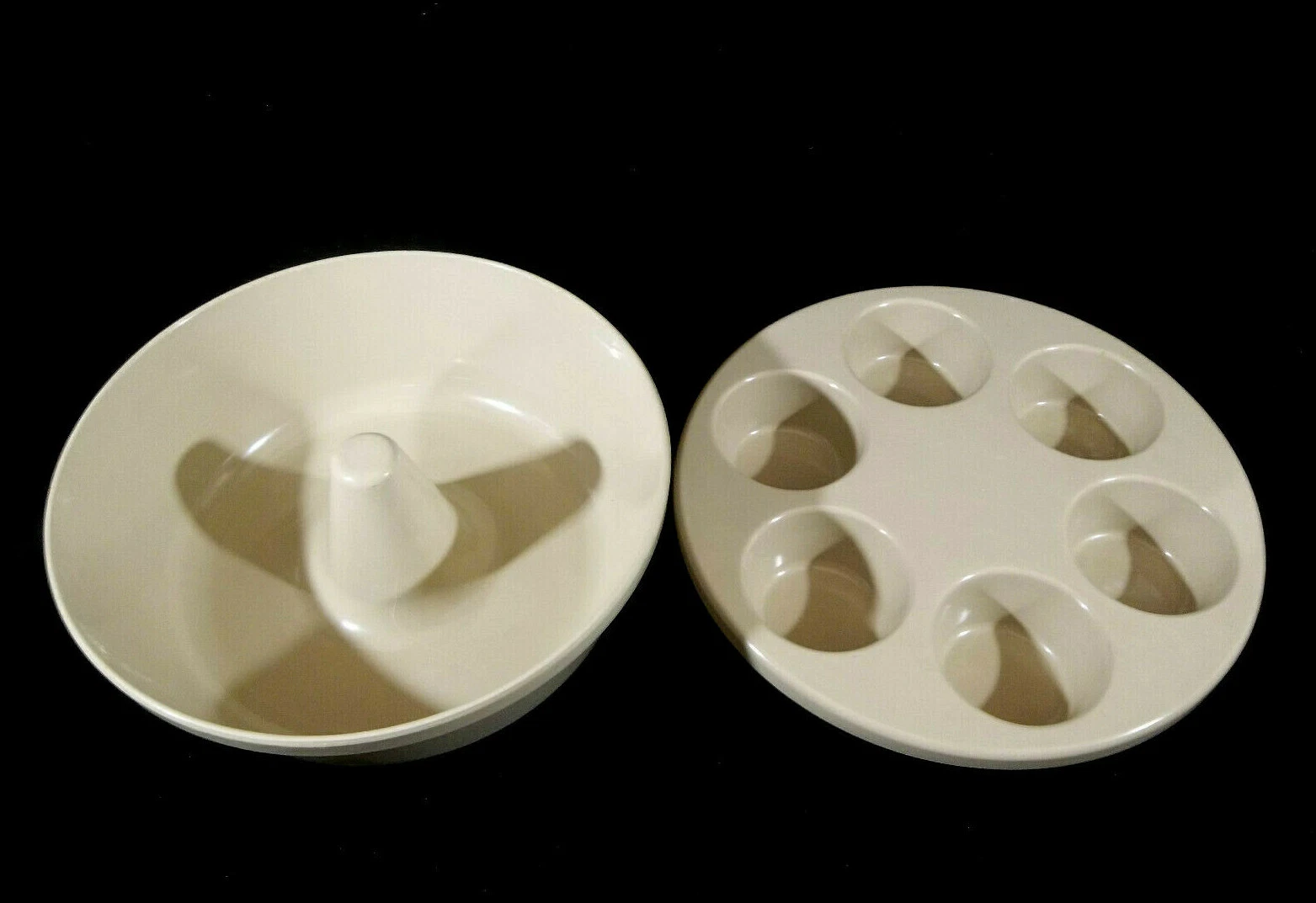 Anchor Hocking Microware Microwave Bundt Pan/Ring Mold and Muffin/Cupcake Pan
