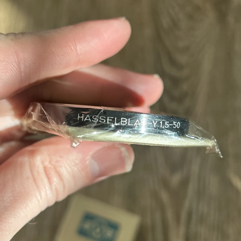 Sealed Hasselblad Y1.5-50 Series VII Yellow Drop In Filter for 1000F/1600F - Image 2 of 4