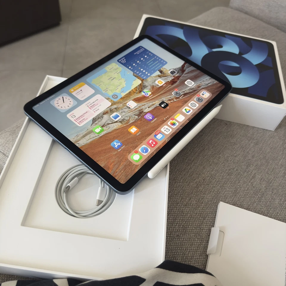 Apple iPad Air 5.ª Gen. 64GB, Wi-Fi + 5G (Desbloqueado), 10,9" - Azul - Imagen 2 de 3