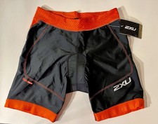 2XU PERFORM TRI SHORTS Men  s Large reflective trim 2 back pockets chamois nos