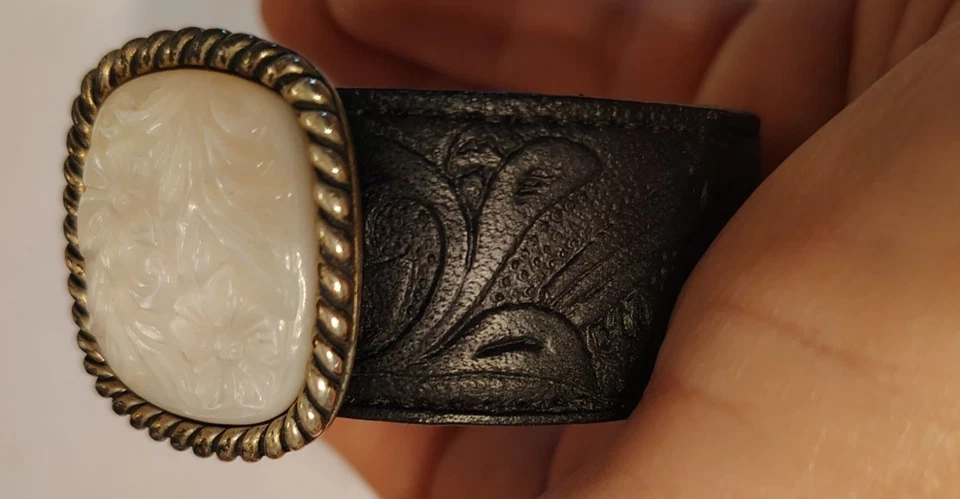 Brazalete Carolyn Pollack Relios Plata Esterlina Floral MOP Cuero Negro Foto 2 de 4