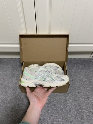 Asics GEL-1130 Pale Oak Green Sneaker Schuhe Neu mit Karton Größe 6 UK 39,5 EU 1202A164-200