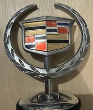 20002005 Cadillac Deville Hood Ornament Emblem Chrome Dts Wbase Clip Complete 20002005 Cadillac Deville Hood Ornament Emblem Chrome Dts Wbase Clip Complete