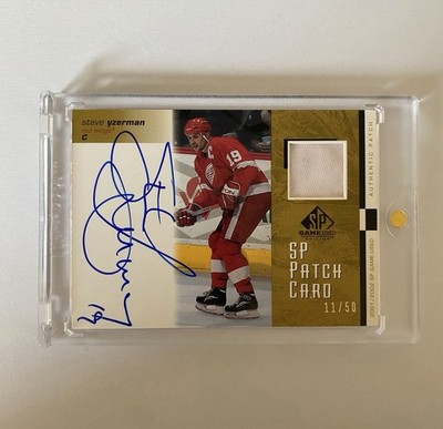 2001-02 Upper Deck SP Game Used Patches Auto Steve Yzerman Ed/50