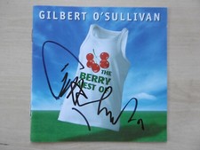 Gilbert O´Sullivan Autogramm signed CD Booklet "The Berry Vest Of"