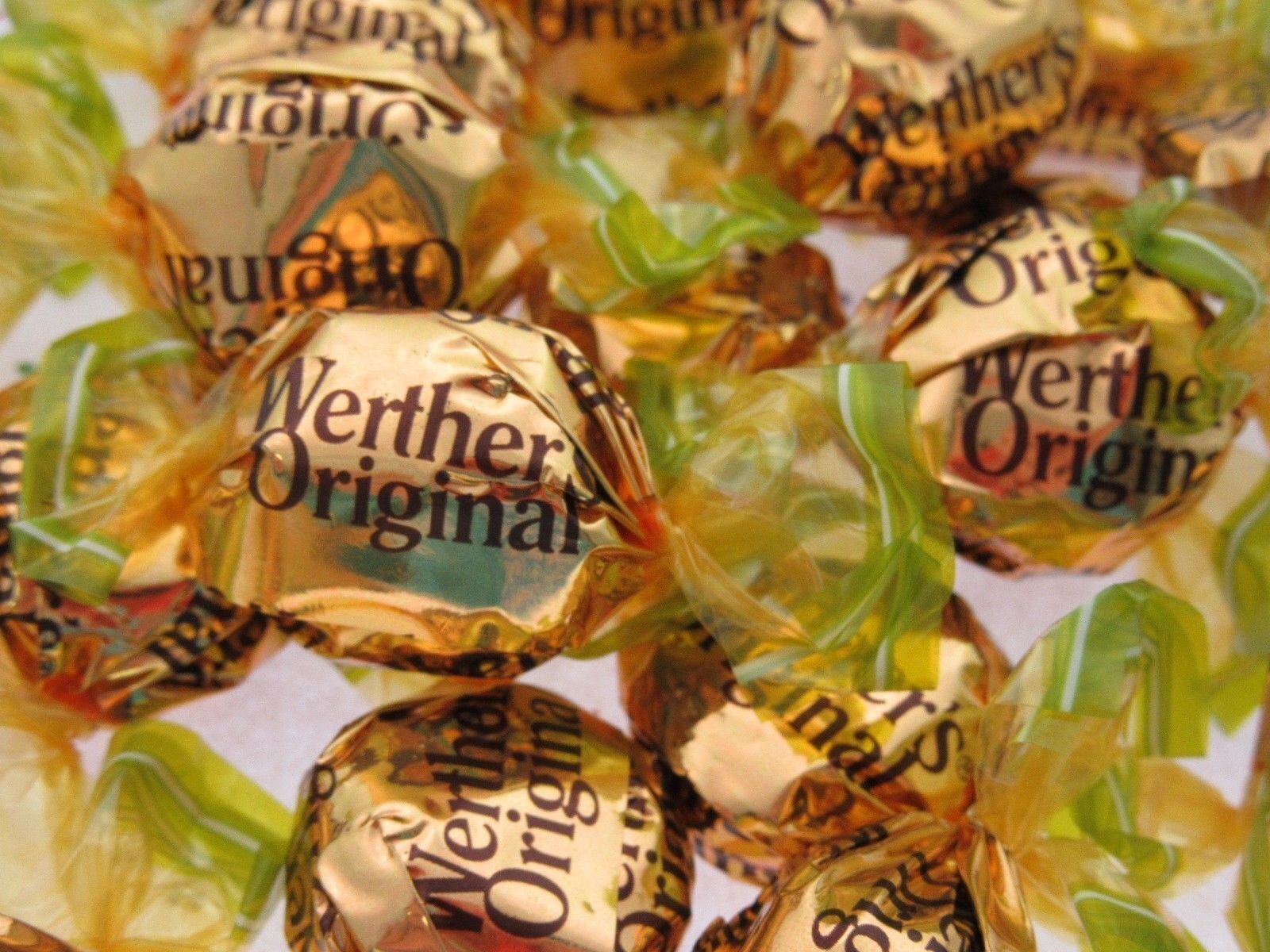 Werther's Creamy Caramel Apple Filled 8oz Werthers Hard Candy Half