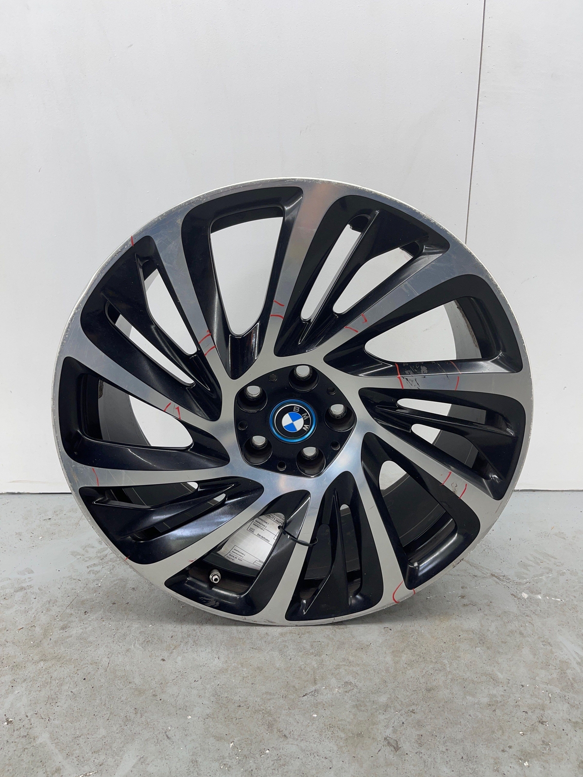 2014-2020 BMW I8 20X8.5 REAR LEFT 15 SPOKE DIRECTIONAL ALLOY WHEEL RIM *CURBED*