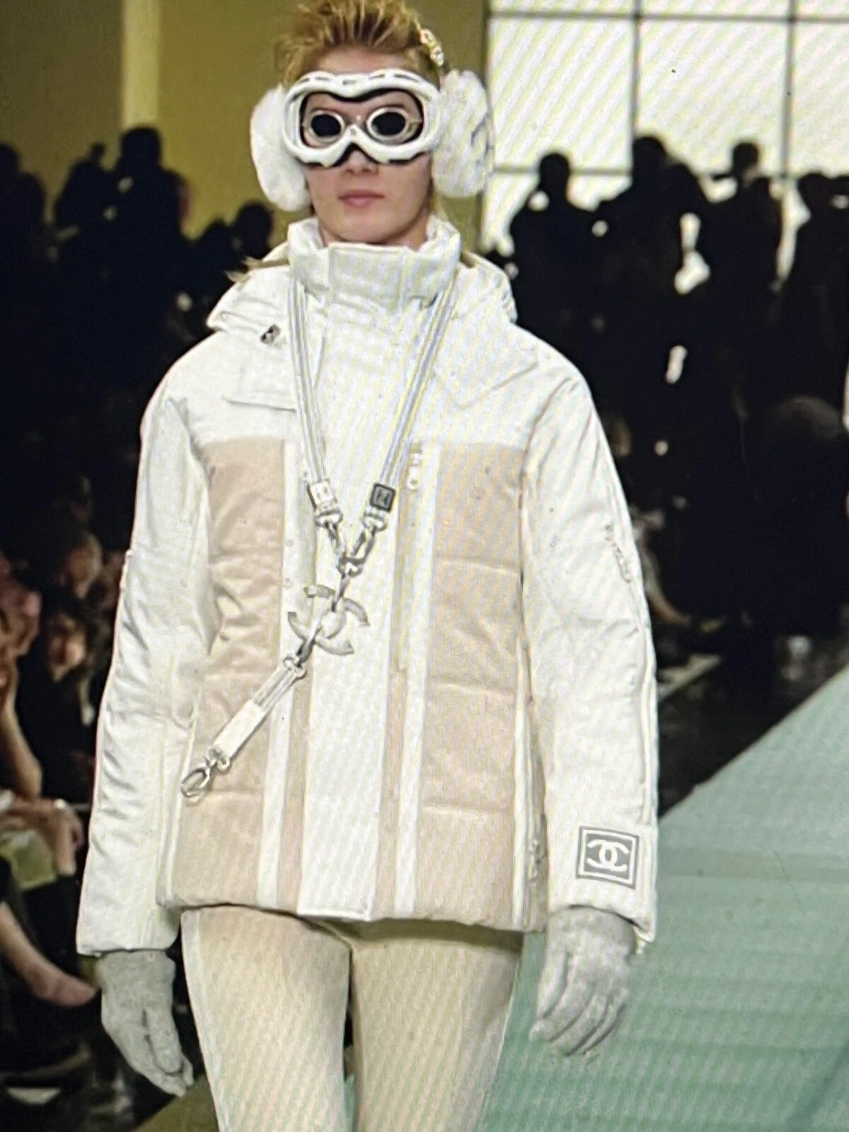 GIACCA CHANEL 01A VINTAGE IDENTIFICAZIONE PUFFER BLU ECRU MUS LOGO CC 40 38