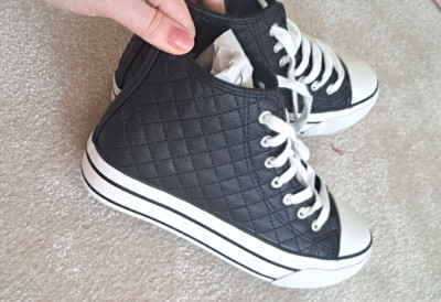 NEW LOOK SCHWARZ/WEISS UNISEX RETRO TRENDY SCHNÜRER HI TOP BOOTS SNEAKER UK 7 40